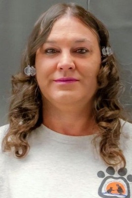 أب یتخذ خطوه صادمه ویغیّر جنسه للحصول على حق حضانه أطفاله!