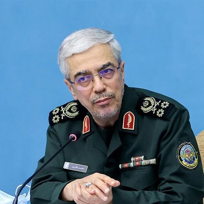 لغز قبر الشهید باقری یثیر التساؤلات: لماذا اسم عائله ابنته یختلف عن والدها؟