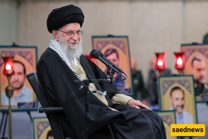 ردّ مثیر لقائد الثوره آیه الله خامنئی على طلب علاج یده بالوخز بالإبر فی الصین: «فی إیران کثیرون مثلی إذا...»