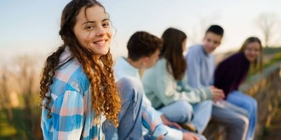 10 فوائد مذهله لوجود أصدقاء جیدین على صحتک الجسدیه والنفسیه