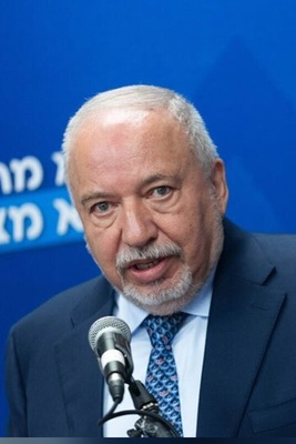 لیبرمان: إیران تعید بناء برنامجها النووی وتستعد لحرب انتقامیه شامله