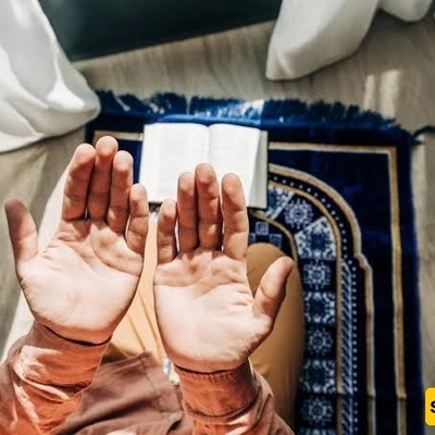 ما حکم قراءه الحمد والسوره بترتیبٍ غیر الترتیب المأثور فی الصلاه؟