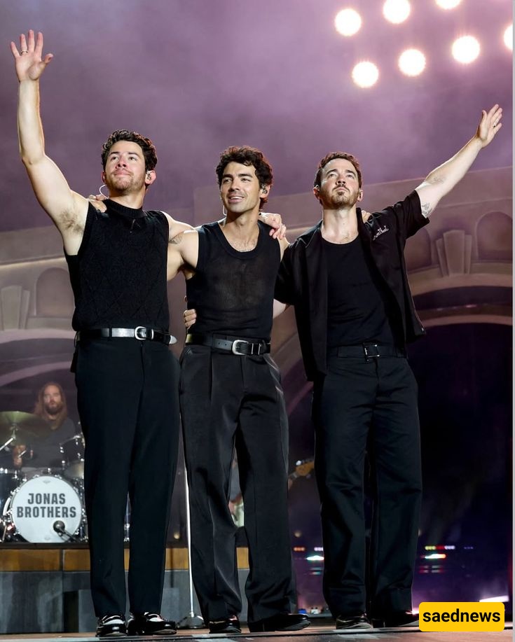 المعجبون فی حاله جنون: أبرز أحداث حفل Jonas Brothers بمناسبه 20 عامًا