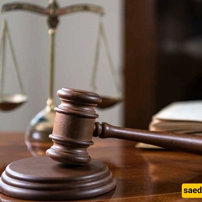 فتاه تقاضی عائلتها بسبب مظهرها