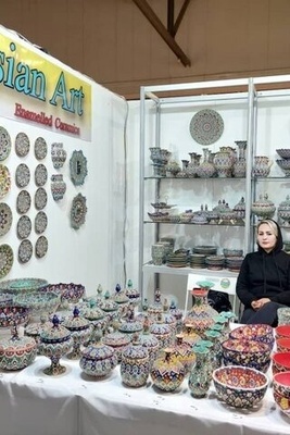 نساء همدانی یتألقن فی معرض الحرفیین بإیطالیا