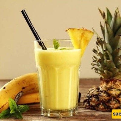 وصفه سموثی استوائی بالأناناس والموز