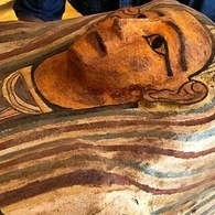 لحظه فتح مومیاء عمرها 2500 عام بعد قرون — لم یتوقع أحد ذلک