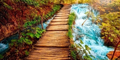 تحفه منسیه فی قلب داغستان: جسر عمره 800 عام بُنی دون مسمار واحد! 🤯 مذهل حقًا!