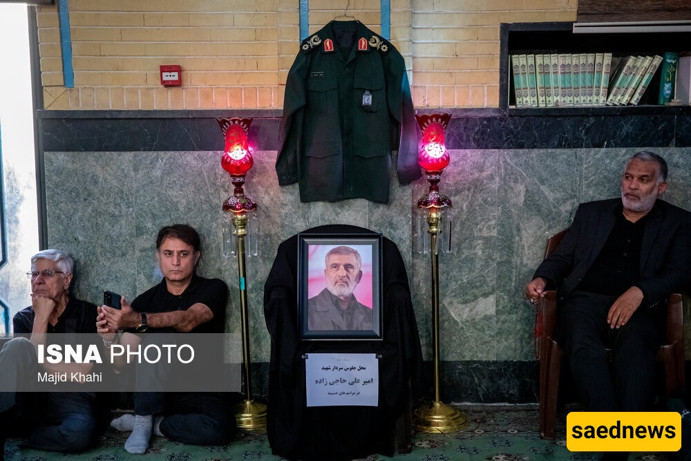 صور نجل اللواء الشهید حاجی زاده فی مراسم تأبینیّه/ واللواء جعفری یعبّر عن مشاعره تجاه "ذکرى قائد الجوّ الفضائی"