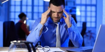 لماذا أفقد ترکیزی؟ أهم الأسباب وطرق فعّاله للتغلب علیها