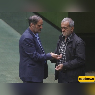 من قاعه البرلمان إلى کرسی الطبیب — صور نادره للرئیس بیزشکیان یعالج المرضى داخل البرلمان
