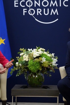 مصیر التجاره عبر الأطلسی فی ید ترامب؛ الاتفاق الکبیر بین أوروبا وأمریکا على حافه قرار فردی