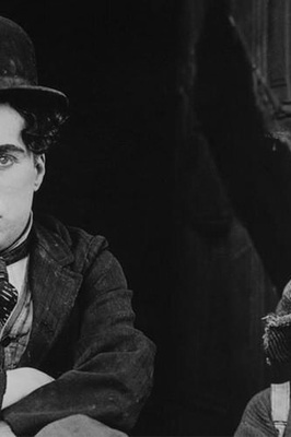 کشف النقاب عن حیاه تشارلی شابلن العاطفیه مع أربع شابات [+صور]