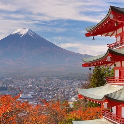 الحیاه الغریبه للناسک العاری فی الیابان الذی هرب من الحضاره