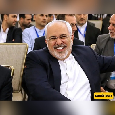 صوره لافته للسیاسی الإیرانی ظریف على کرسی متحرک تُثیر قلق المتابعین وتشعل مواقع التواصل