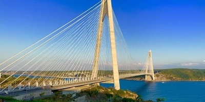 تعرّف على جسر البوسفور فی إسطنبول: إطلالات خلّابه وصور مذهله