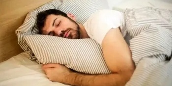 هل تضعف حاسه الشم أثناء النوم؟