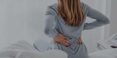 أفضل وضعیات النوم لتضیق العمود الفقری وتأثیرها المباشر فی تقلیل الألم أثناء اللیل