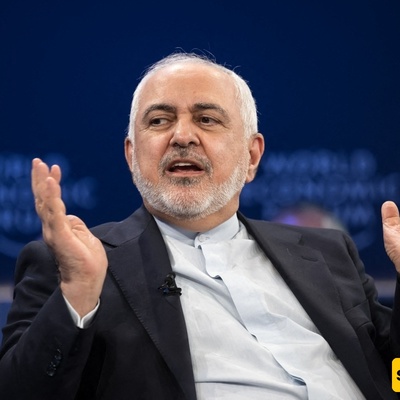 ظریف: لآلاف السنین، اتحد الإیرانیون ضد الغزاه المتغطرسین حتى بأسلحتهم الشخصیه