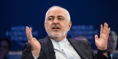 ظریف: لآلاف السنین، اتحد الإیرانیون ضد الغزاه المتغطرسین حتى بأسلحتهم الشخصیه