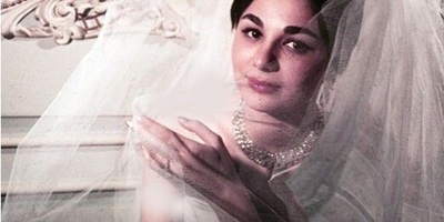 نظره أقرب على تفاصیل زفاف فرح پهلوی الفاخره والملکیه – من فستان کوتور وتاج مرصع بالألماس بالکامل إلى قاعه متعدده الطوابق ملیئه بالخدم والبذخ + صور