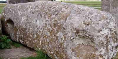 حجر عملاق یزن 6 أطنان انتقل لمسافه 700 کیلومتر قبل 5000 عام