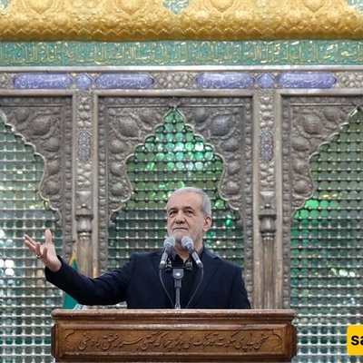 الرئیس الإیرانی: الوحده الوطنیه والإسلامیه هی الدرع الواقی من الأعداء