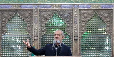 الرئیس الإیرانی: الوحده الوطنیه والإسلامیه هی الدرع الواقی من الأعداء
