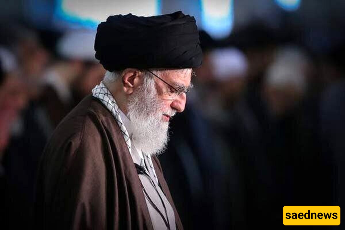 نظره على التاریخ: صوره قائد الثوره خلال أداء صلاه الجنازه على الشهید هنیه تحقق أعلى نسب مشاهده؛ انعکاس جمیل للعلم على نظاراته + صوره