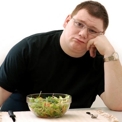 هل کنت تعلم أن الاکتئاب قد یؤدی إلى زیاده الوزن؟ الرابط المدهش بین المزاج ووزن الجسم