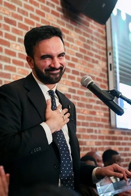 طعنه من صحیفه الجمهوریه الإسلامیه لمعجبی عمده نیویورک: لا تفرحوا کثیرًا بممدانی… الکثیرون غیّروا موقفهم تمامًا بعد الانتخابات!