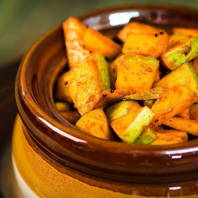 طریقه تحضیر مخلل المانجو اللذیذ وهریس المانجو الذی ستعشقُه من أول مره