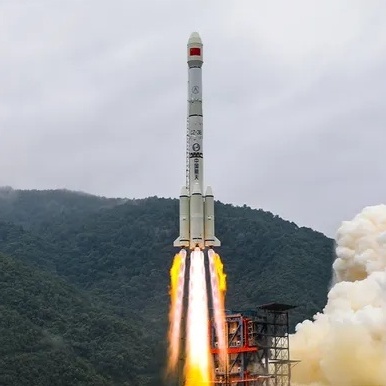 فی إنجاز رائد، أقمار صناعیه صینیه تُتم بنجاح مهمه فضائیه على بُعد 22 ألف میل من سطح الأرض