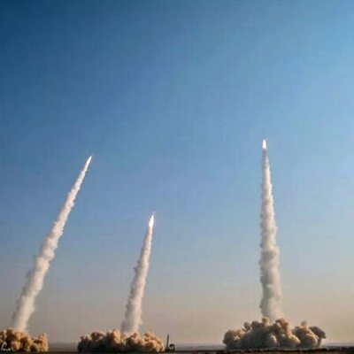 الحرس الثوری الإیرانی یکشف عن صواریخ وطائرات مسیره جدیده تستهدف الولایات المتحده وإسرائیل