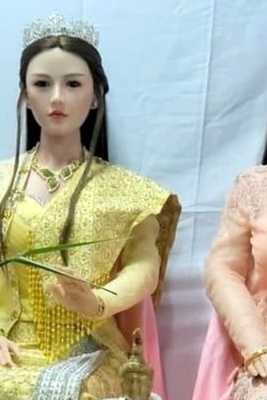 علاقه رجل مخزیه مع دمیتیْن جنسیّتیْن / لقد تزوجنا