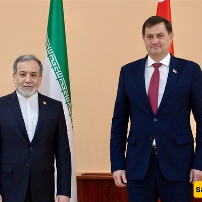 إیران تسعى للشراکه مع بیلاروس لمواجهه العقوبات الأحادیه وتؤکد على وحده الأراضی