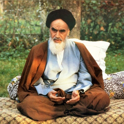 نظره شامله على صور الإمام الخمینی (رحمه الله) / صور قبل وبعد الثوره