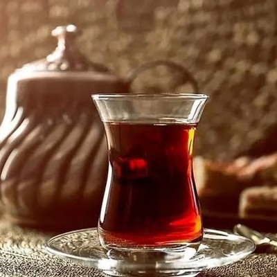 الشای الإیرانی مقابل الشای الأجنبی: کیف تختار أفضل أنواع الشای؟