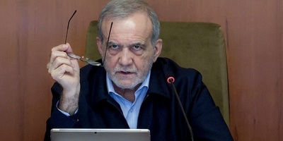 تحرکات الرئیس السیاسیه على الإنترنت: نراقب الولایات المتحده عن کثب