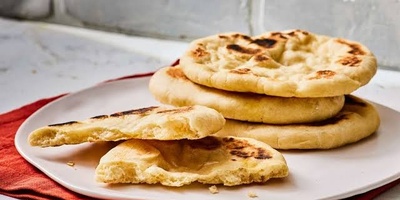 الحیله البسیطه وراء خبز البیتا المنفوش فی المنزل من دون أدوات خاصه