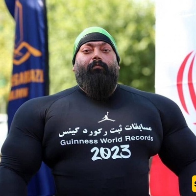 تحطیم رقم قیاسی عالمی من قبل إیرانی؛ سحب شاحنتین بوزن 95 طناً + مقطع فیدیو