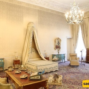 غرف النوم الملکیه وقاعات الاستقبال الفاخره: التکالیف الباهظه لأسلوب حیاه الشاه والملکه