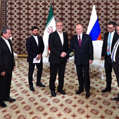 پزشکیان وبوتین یجرون لقاء مثمراً دام أکثر من ساعتین فی قمه شنغهای