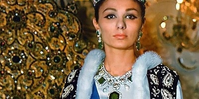 قاعه العرش الفاخره ودوائر فرح بهلوی الأرستقراطیه فی الملاذ الخاص بالقصر