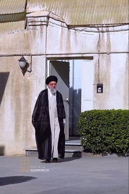 الزعیم الأعلى الإیرانی: «أولادی وعائلتی یتسوقون بأنفسهم — وهم یلاحظون تغیّر الأسعار أیضًا»