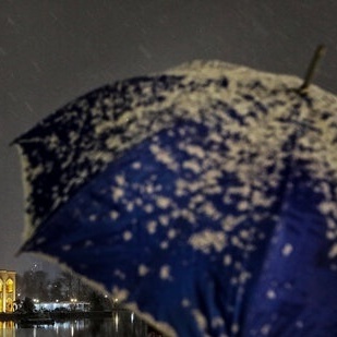 تبریز تتجدد تحت عباءه من الثلج