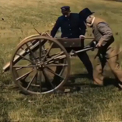 فیلم ملوّن یوثّق اختبار أول رشاش فی العالم على ید مخترعه عام 1897