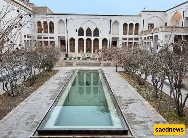 بیت منوچهری