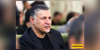 لحظه تکریم علی دائی من قبل سید محمد خاتمی بوسام الشجاعه والجداره + صور