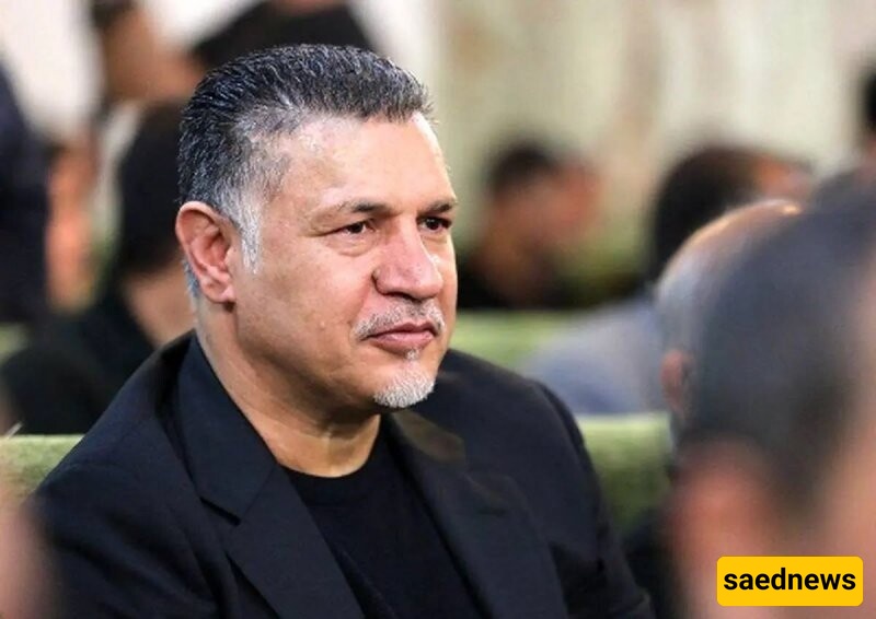 لحظه تکریم علی دائی من قبل سید محمد خاتمی بوسام الشجاعه والجداره + صور